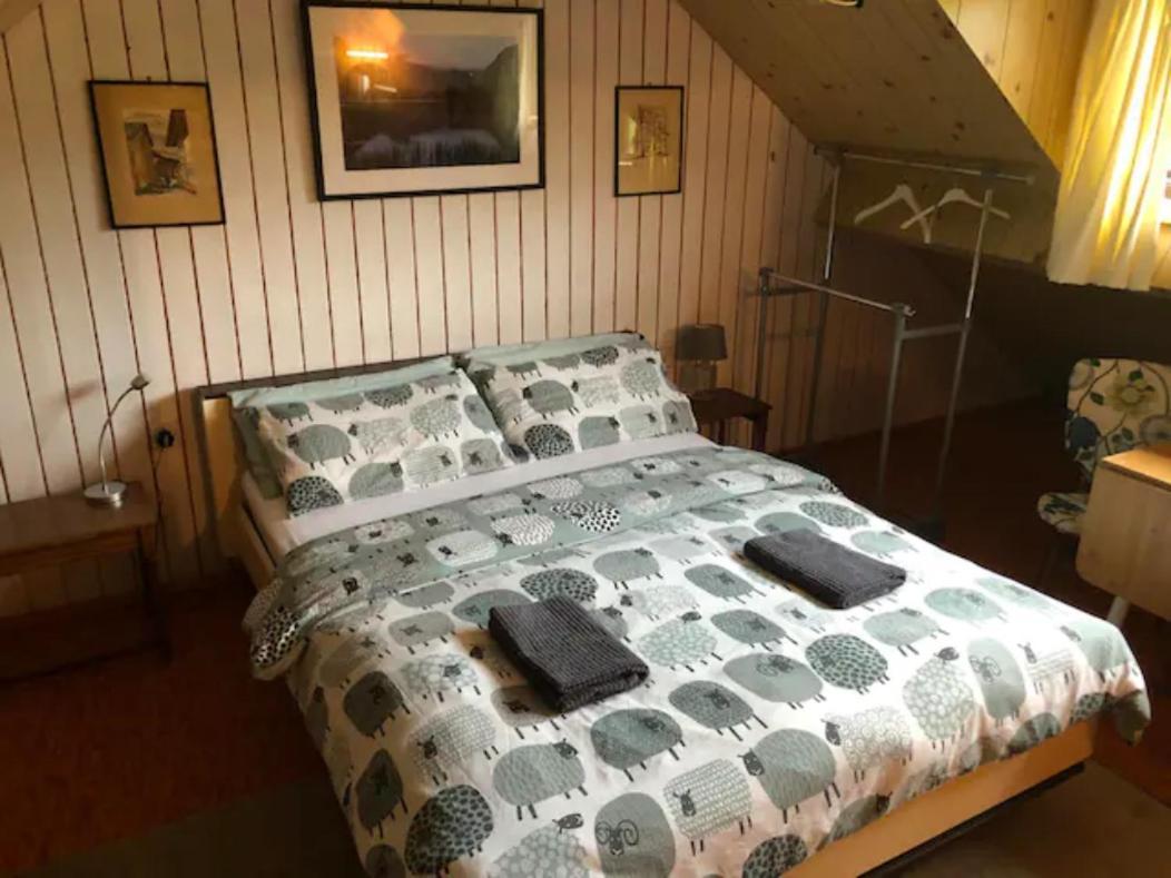 Economy Triple Room with Shared Bathroom